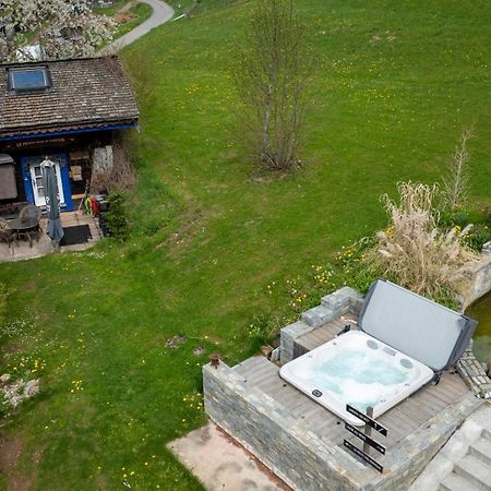 Micro-Lodge, Le Petit Nid D'Amour Монрьон Экстерьер фото