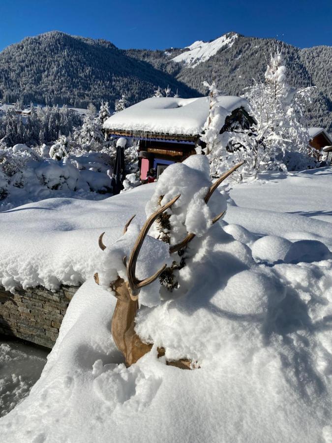 Micro-Lodge, Le Petit Nid D'Amour Монрьон Экстерьер фото