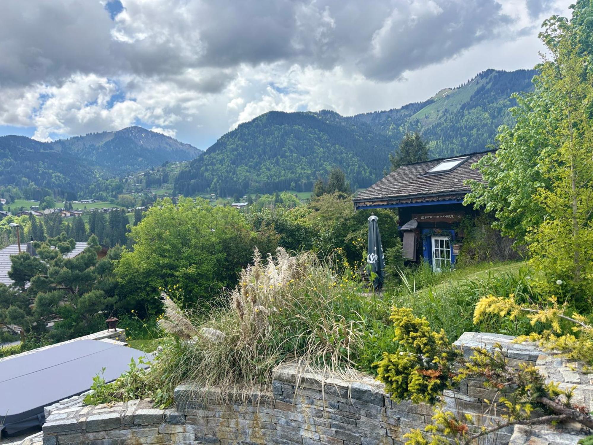 Micro-Lodge, Le Petit Nid D'Amour Монрьон Экстерьер фото