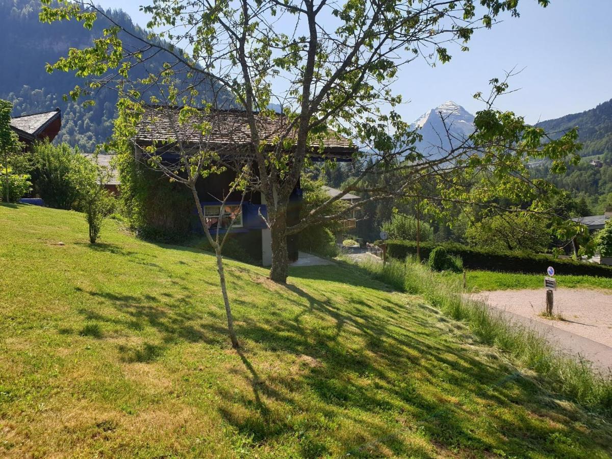 Micro-Lodge, Le Petit Nid D'Amour Монрьон Экстерьер фото